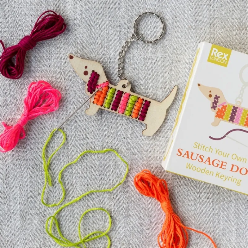 Rex London Stitch your own wooden keyring - Sausage Dog Hot